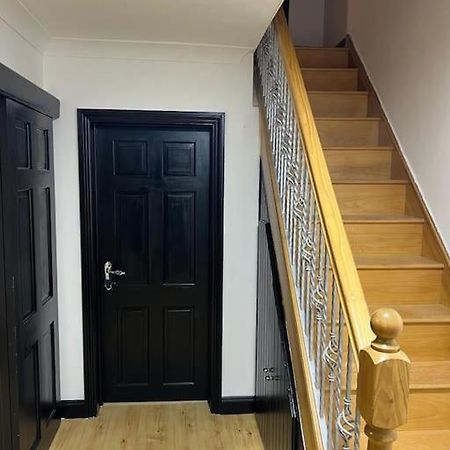 Вилла Cheerful 3 Bed House With Free Parking. Ноттингем Экстерьер фото