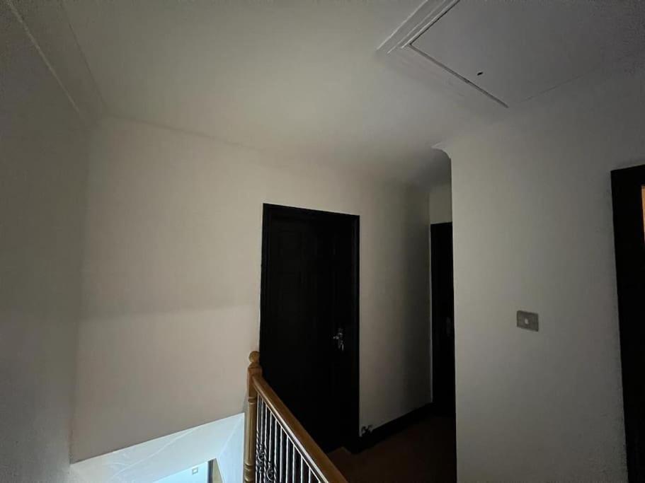 Вилла Cheerful 3 Bed House With Free Parking. Ноттингем Экстерьер фото